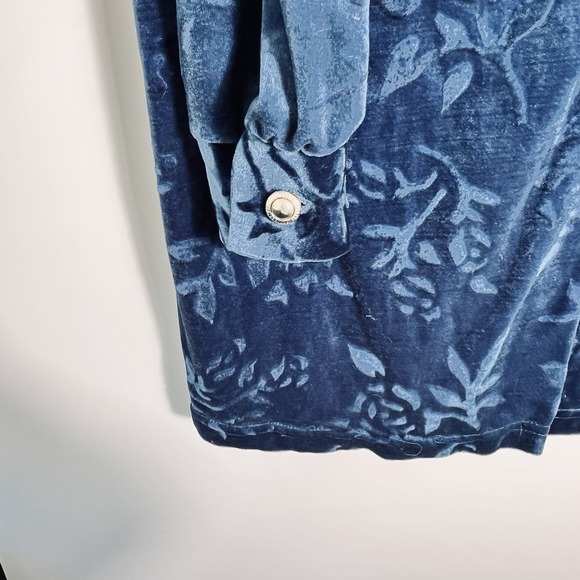 Vtg Diane Von Furstenberg Womens Medium Blue Velvet Button Front Blouse 90s EUC! - Picture 3 of 5
